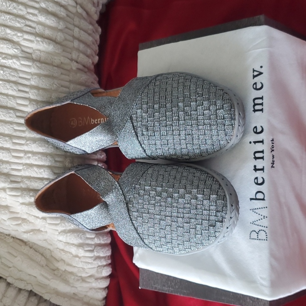 NWOT "Bernie Mev" Slip-on Shoes, Color Pewter Size 40 - Picture 5 of 8
